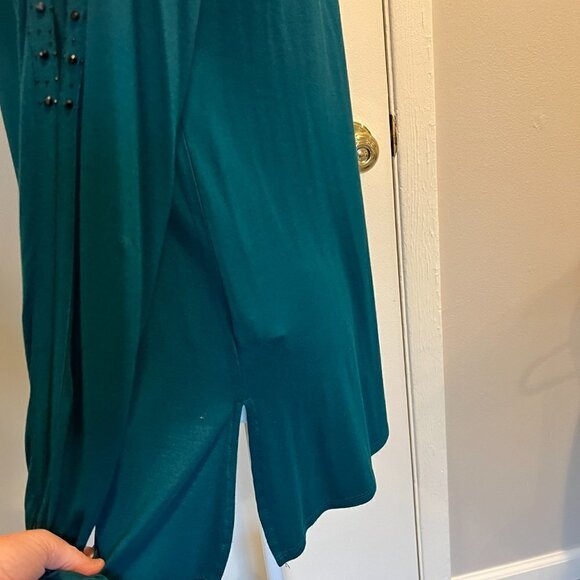 Cable & Gauge Green long sleeve top with split sleeves and beadwork, Size Med - Picture 5 of 8